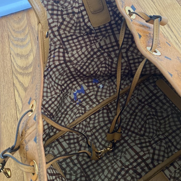 MCM Medium Liz Reversible Visetos Shopper - Picture 11 of 15